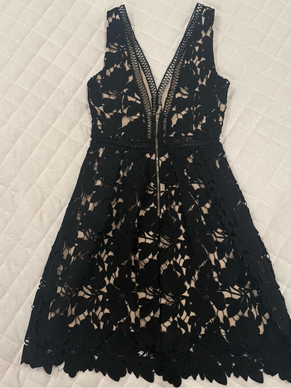 Romeo & Juliet Couture Black & Nude Crochet Floral Lace Dress Size - Size Small - Picture 8 of 11